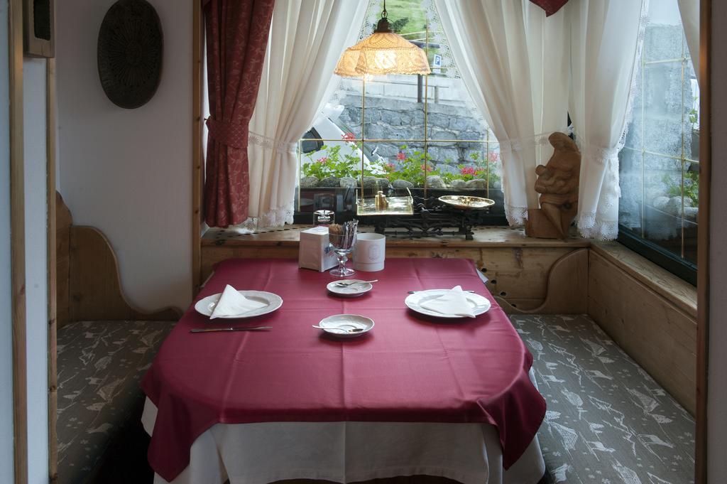 Hotel Garni Dello Sportivo Madonna Eksteriør billede