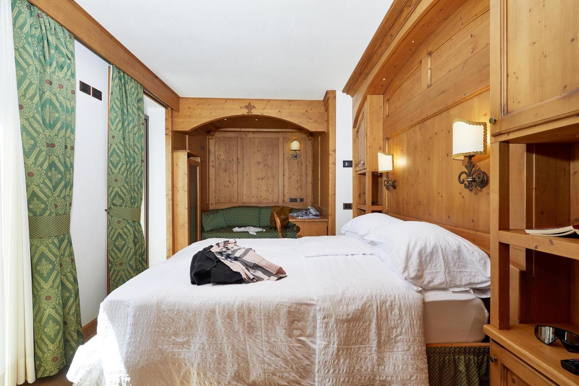 Hotel Garni Dello Sportivo Madonna Eksteriør billede